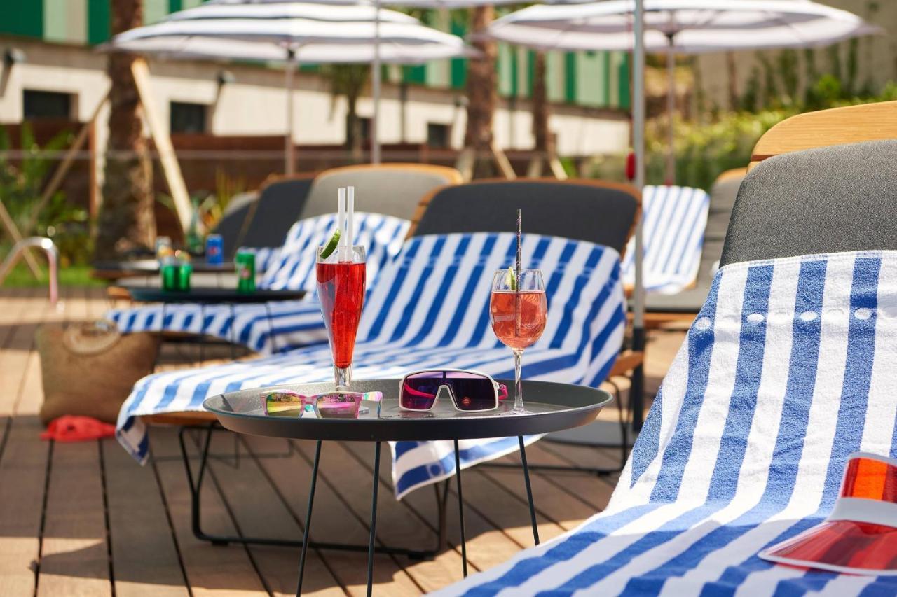 Отель Moxy Sophia Antipolis Бьо Экстерьер фото