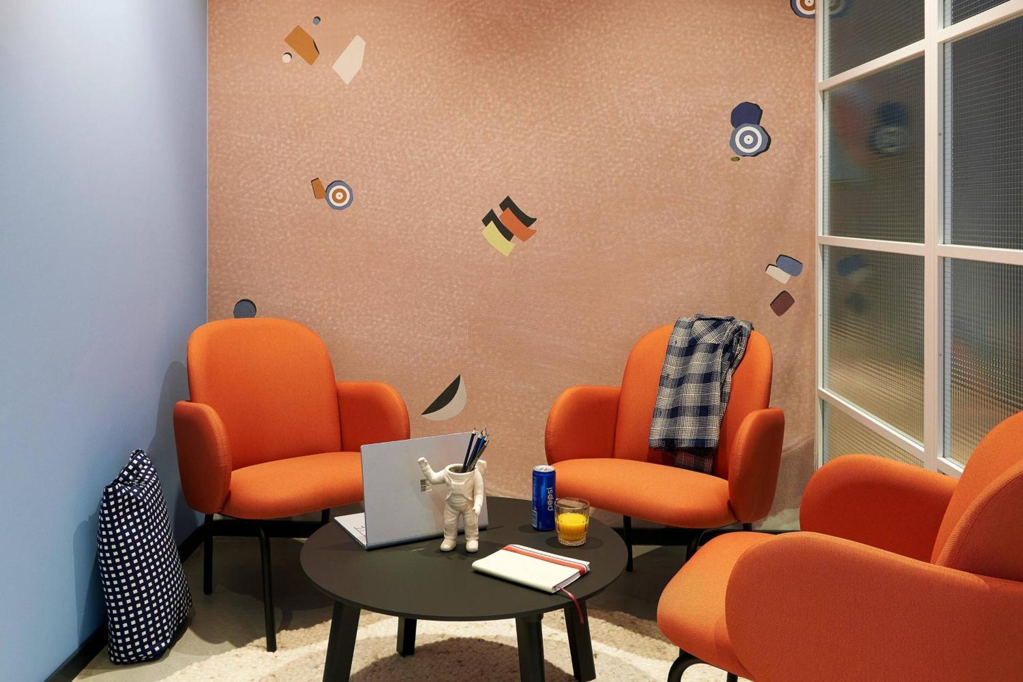 Отель Moxy Sophia Antipolis Бьо Экстерьер фото
